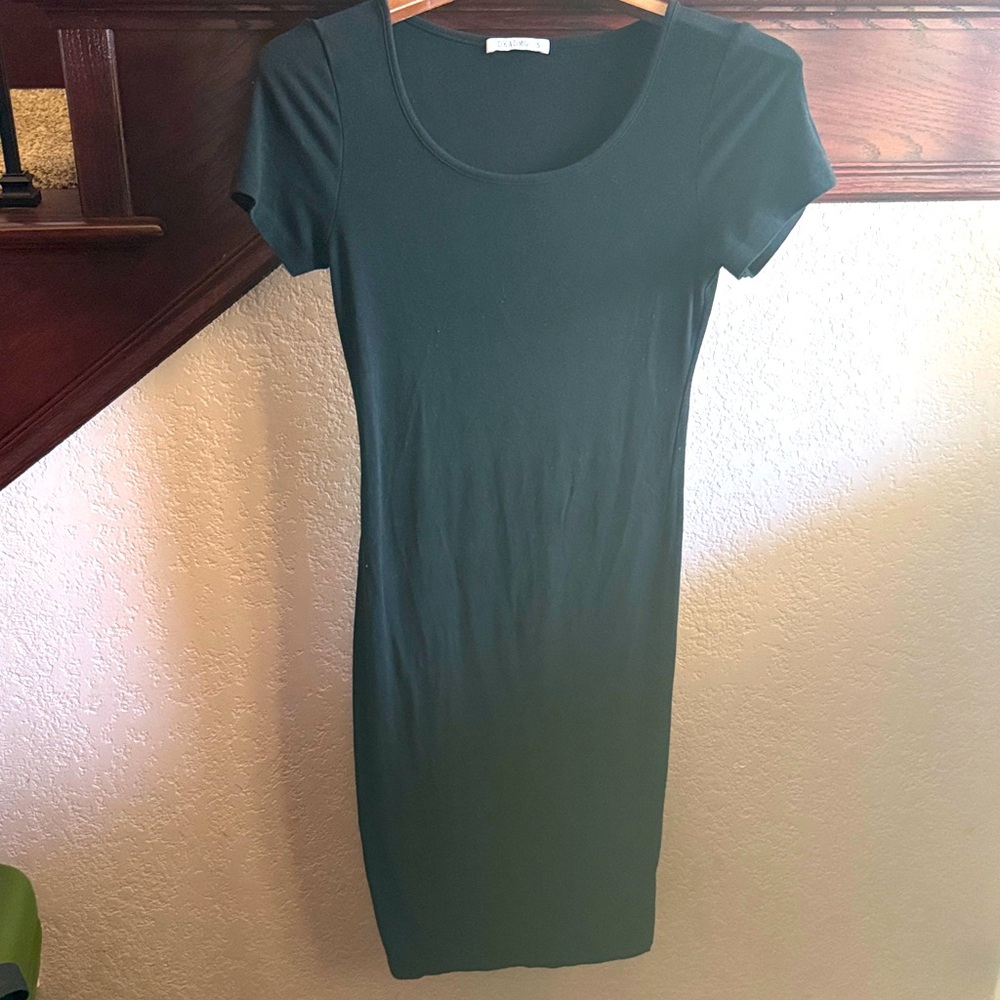 Boutique Women’s Size Small Black T-Shirt Short Sleeve Midi Casual Soft Dress